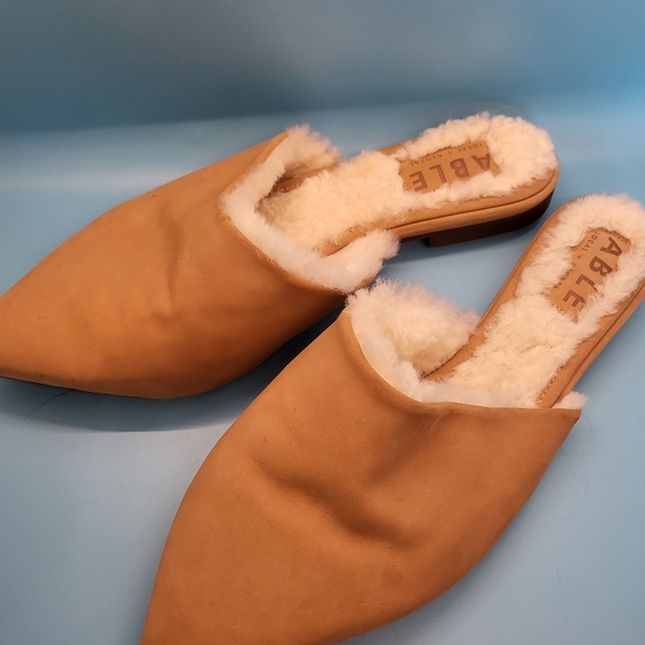 ABLE Women's Tan Shearling Mules Size 10 *runs small* - Picture 1 of 4
